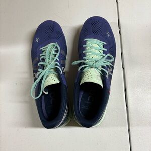 On Running Women's Shoes - Navy and Mint